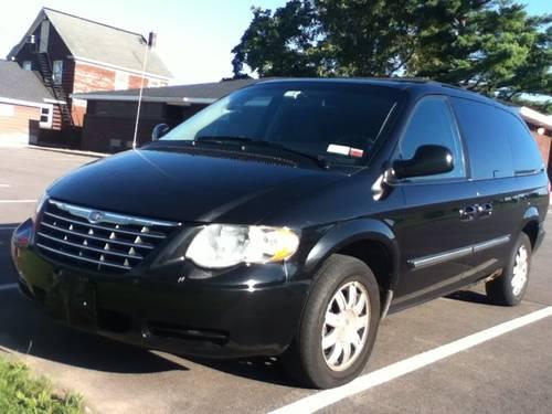 '05 Chrysler Town & Country
