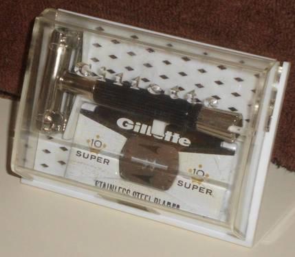 1972 Gillette Black Handle Super Speed w Case and Blades