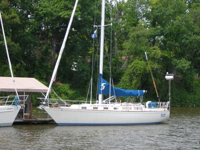 1984 Sabre 38' Sail Boat in excellent condition