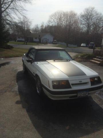 1986 Mustang convertable (ALL NEW)