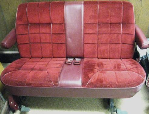 1990 RED DODGE CHRYSLER PLYMOUTH MINIVAN MIDDLE BENCH SEAT OEM: NM