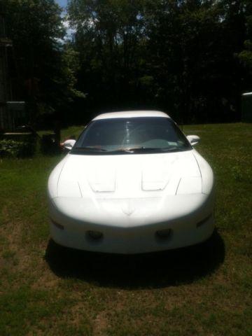 1995 Pontiac firebird trans am- white- auto- must sell