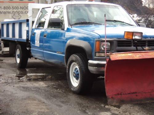 1996 CHEVR-PICK UP WITH PLOW , FOUR DOORS , RUNS GOOD , GOOD PRICE