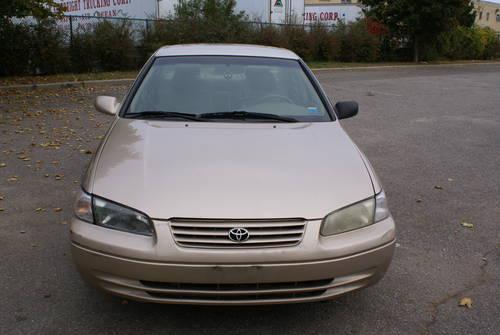 1998 TOYOTA CAMRY*RUNS GOOD*CLEAN TITLE*GIVEAWAY!