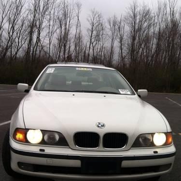 1999 BMW 528i white