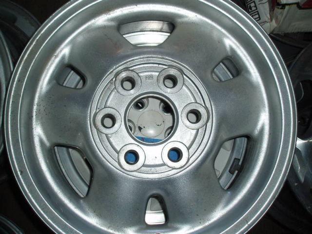 1 GMC SIERRA (yukon) alloy wheel 16