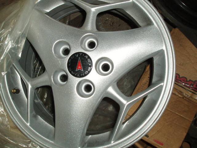 1 PONTIAC GRAND PRIX 2000-03 alloy wheel. 16x6.5 HOLLANDER 6543