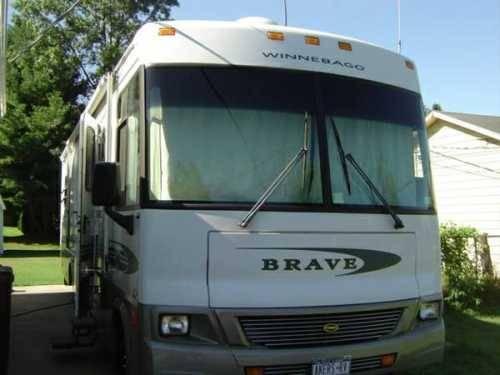 2002 Winnebago Brave WFF34D Class A in Kendall, NY