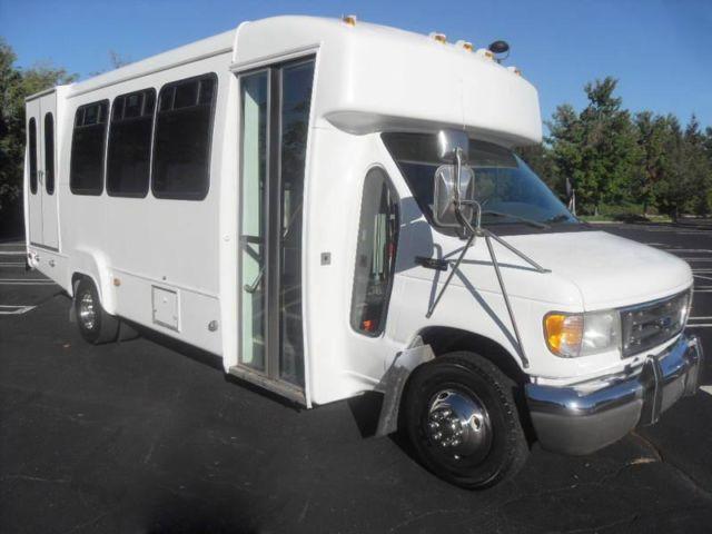 2003 Diesel 16 Passenger E-450 Wheelchair Lift Shuttle Bus For Sale