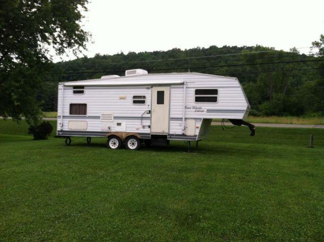2003 Four Winds Express Fifth Wheel with slide and bunks