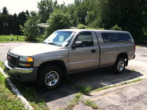 2003 GMC Sierra 1500 4x4 - 8ft bed - ARE cap - *Low miles*