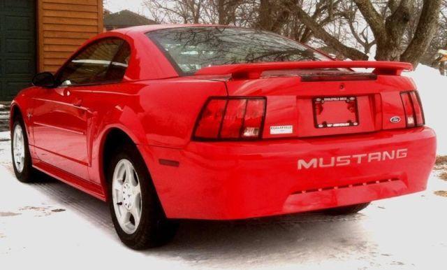 2003 Mustang V6 Auto Premium Clean!