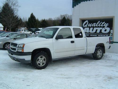 2004 Chevy Silverado LS 4DR Extended Cab - Clean Carfax