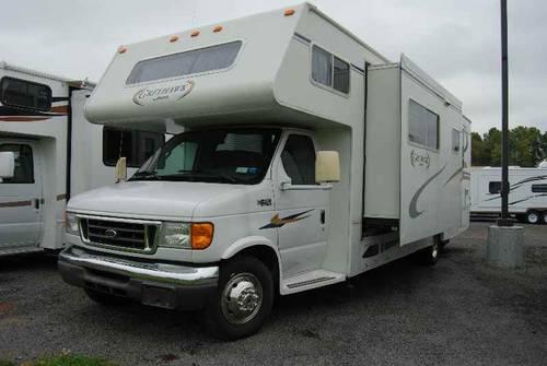 2005 Jayco Class C Motor-home 30' with 2 Slide-outs