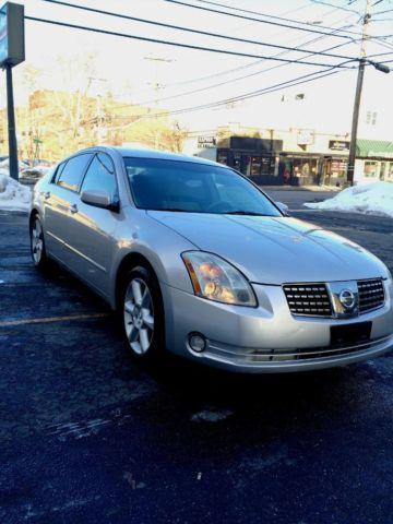 2005 Nissan Maxima SE,Automatic,Very clean,Well maintained