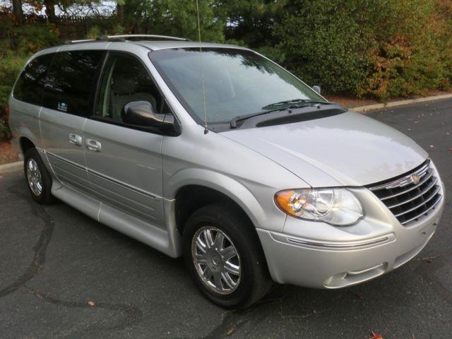 2006 Chrysler Town & Country Limited Wheelchair Van For Sale!