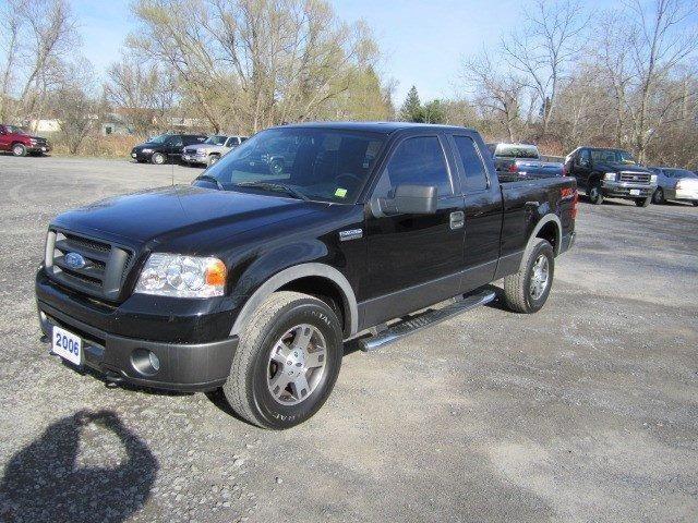 2006 Ford F-150 Extended Cab Pickup FX4