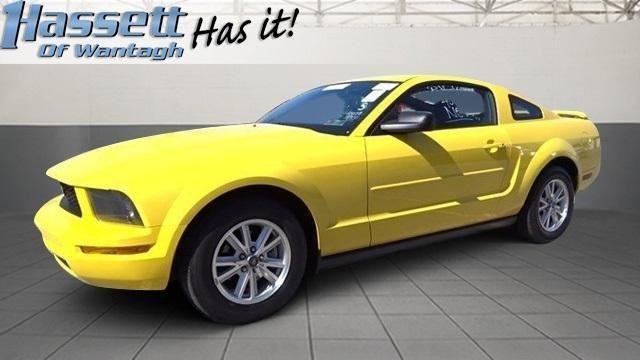 2006 Ford Mustang 2dr Car Deluxe