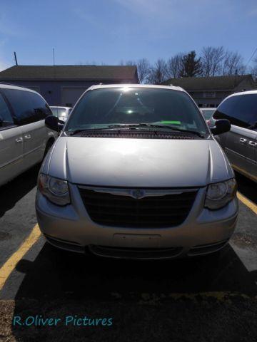 2007 Chrysler Town and Country Touring - Blue/Grey