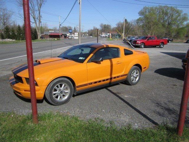 2007 Ford Mustang 2dr Car Deluxe