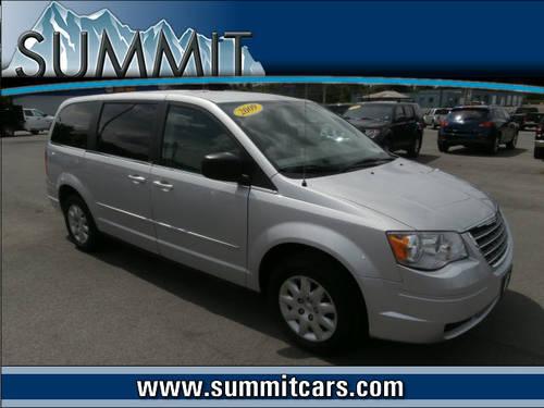 2009 Chrysler Town and Country Mini Van LX