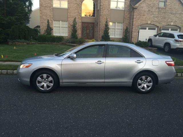 2009 Toyota Camry V6 Stunning Leather Seats 1 Owner