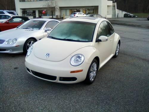 2009 Volkswagen Beetle S Coupe 42K auto power moonroof loaded & mint