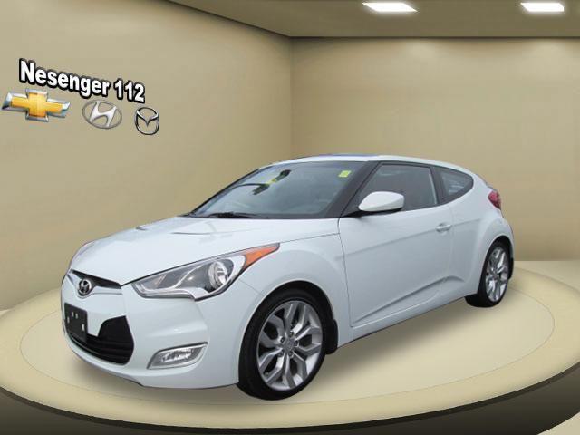 2012 Hyundai Veloster 3dr Cpe Auto w/Red Int