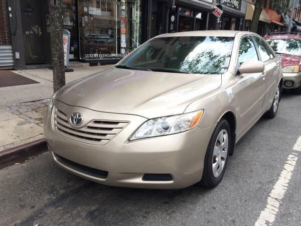 2012 TOYOTA CAMRY LE V4 - 63k miles - SILVER