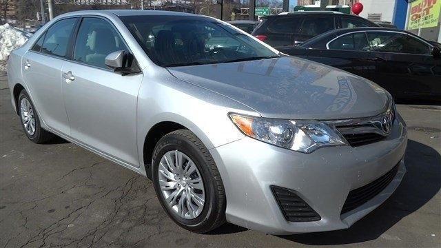 2014 Toyota Camry 4dr Car LE