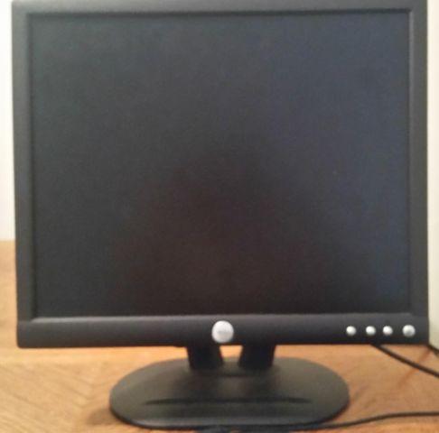 5 Dell Monitors for sale Used