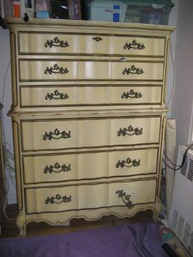 All wood, Queen Anne Style 6 - drawers Chest