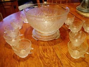 Anchor Hocking Sandwich Punch Bowl/Stand/12 Cups