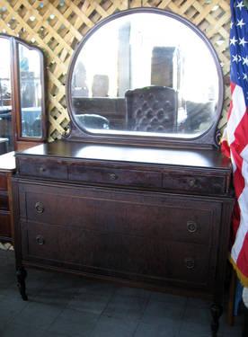 Antique 1920-1930s Dresser with Clam Shell Mirror