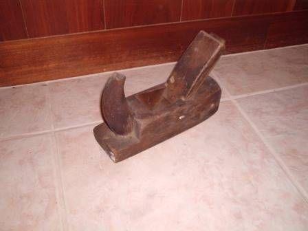 ANTIQUE CARPENTERS PLANE 100 YEARS OLD +