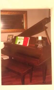 Baby Grand Piano/Kimball Chicago/ $600.00 or Best Offer
