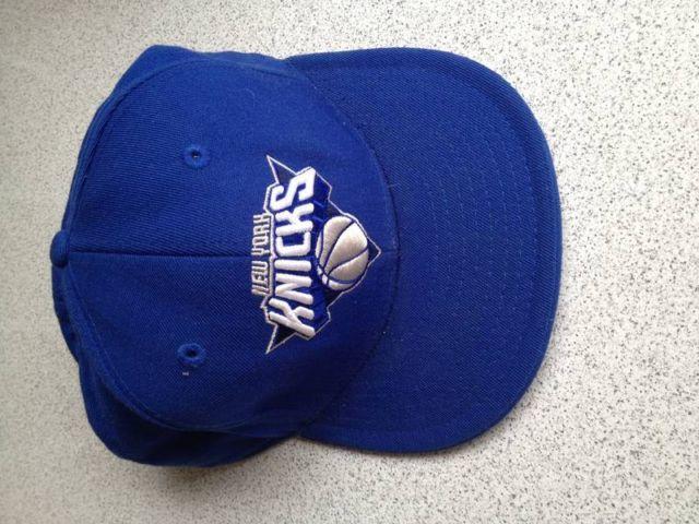 Basketball NY Knicks Fitted Cap Hat Size 7 1/2 Used Blue NBA