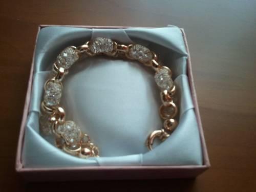 Beautiful 18k gold plated bracelet with Swarovski Crystals