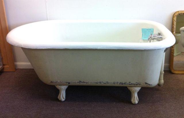 Beautiful Claw Foot Tub, New Enamel, in Excellent Condition
