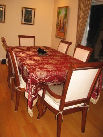 Beautiful Fine Cherry dining table with 6 chairs