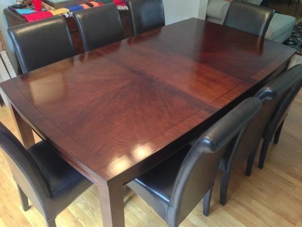 ***Beautiful Full Dining Room Table & Chairs - Very Nice!***