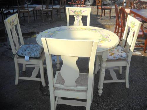 Beautiful Round Table and Four chairs