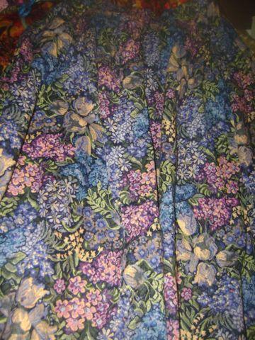 Beautiful tapestry like material, Vintage Skirt, new, fits z 7/8 & 9/1