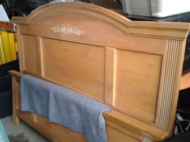 Bedroom Queen size Headboard & Footboard with free night stand