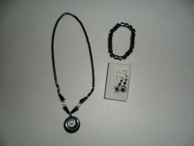 Black magnetic jewelry set (bracelet, necklace, earrings)