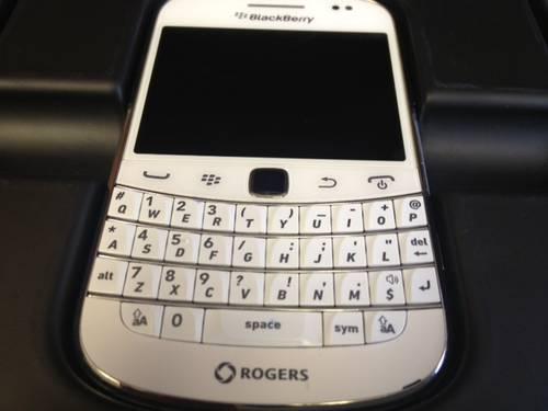 Blackberry Bold 9900 White Rogers Unlocked MINT Brooklyn NY