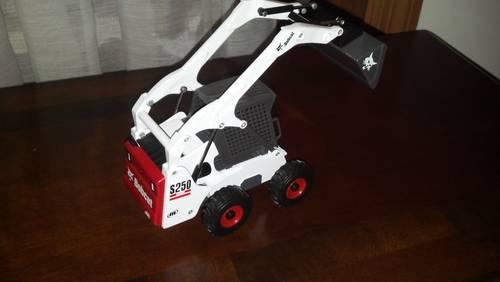 Bobcat S-250 Skidsteer Toy Collectable