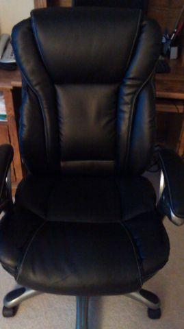 Bonded-Leather Multifunction Office Chair, Excellent..125..Palmyra/Mac