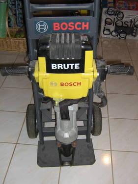 Bosch BH2760VC Demolition Hammer with Cart and 4 Tips