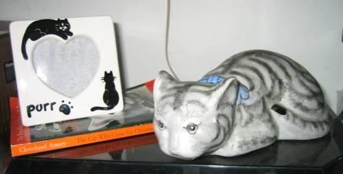 Cat item collectors: figurine, photo frame